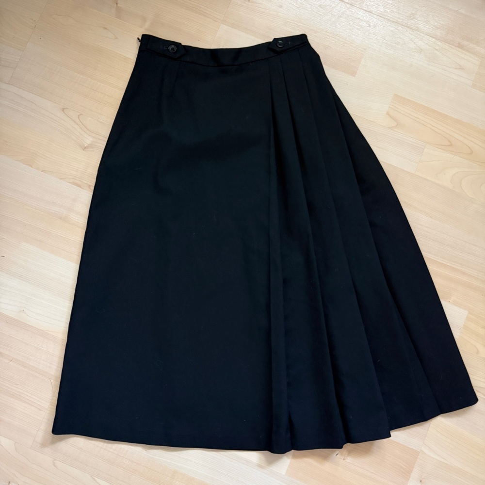 GU 2 Piece Skirt And Pants Set by rokh - Picture 3 of 4